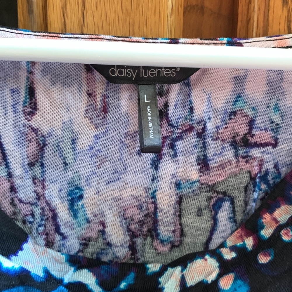 brand new with tag Daisy Fuentes gathered shoulder tank size large. - Picture 2 of 4